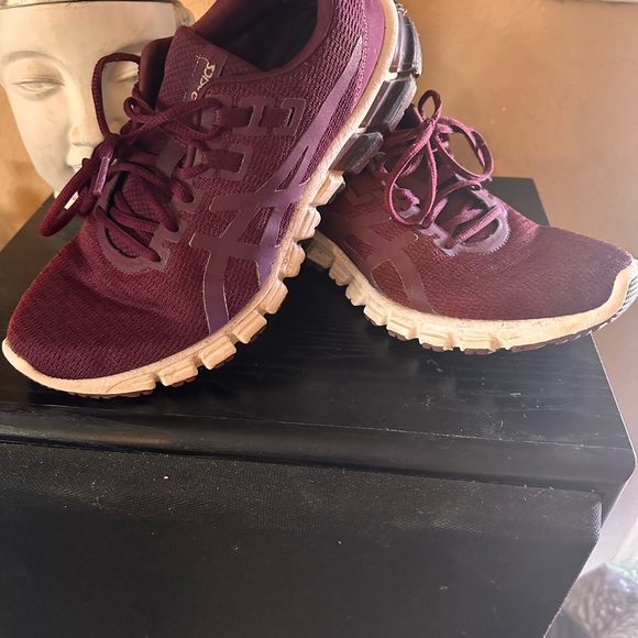 ASICS maroon running shoes - Picture 3 of 3